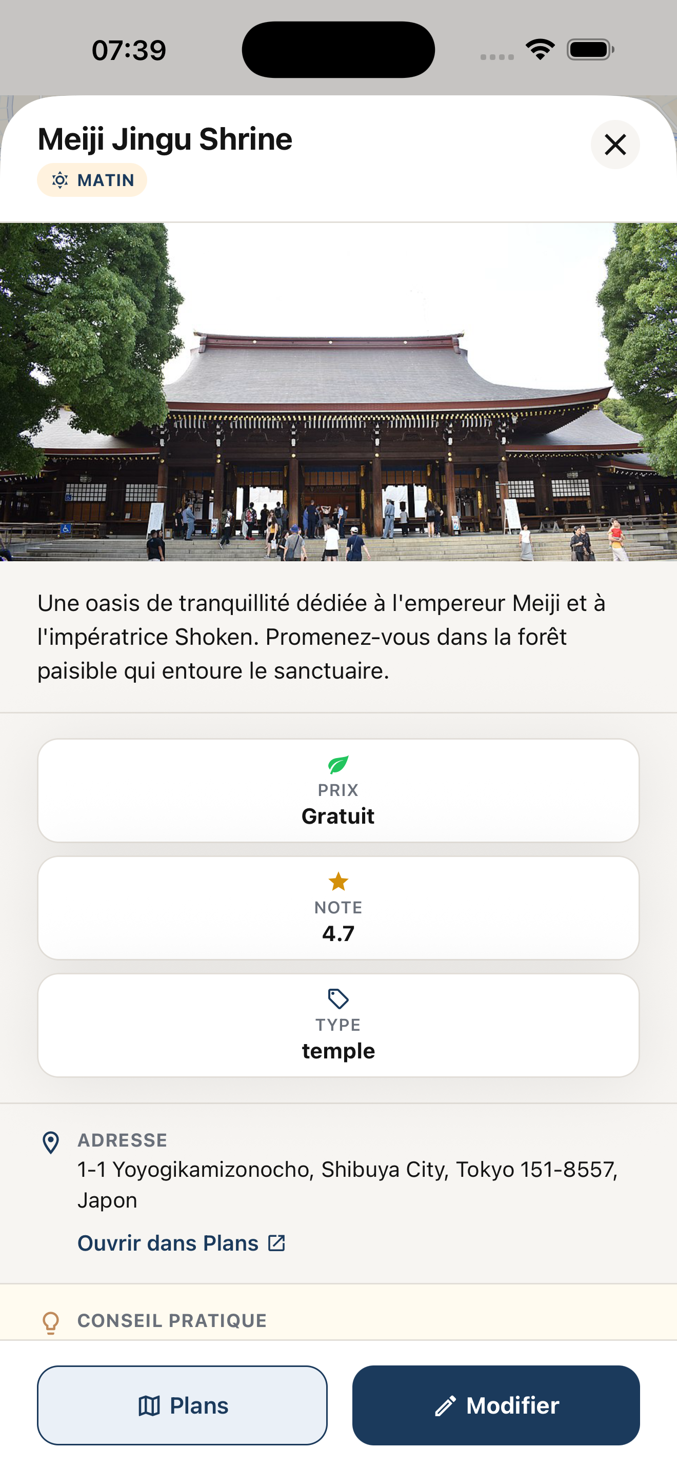 SmartTravely screenshot showing a Barcelona itinerary with map and daily activities